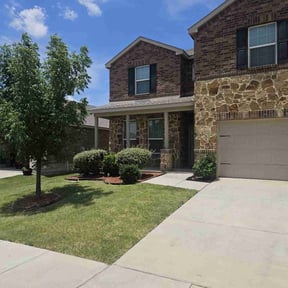 yard maintenance by Heavenly Landscapes reviewed on December 28, 2025