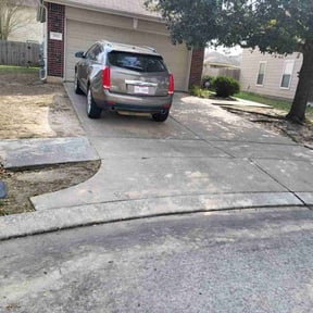 Leaf Removal by Crystal Hathaway reviewed on October 2, 2024