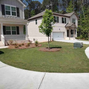 residential landscaping by Geon Woo Kim reviewed on November 26, 2025