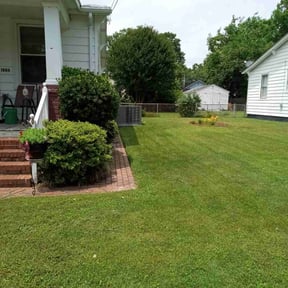 lawn service by Splendid Grass Lawn Inc reviewed on May 9, 2024