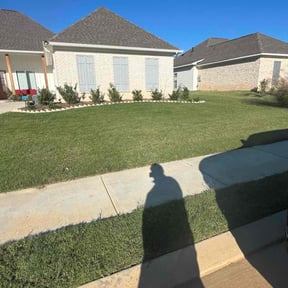 landscaping services by Scotton landscaping reviewed on August 18, 2025