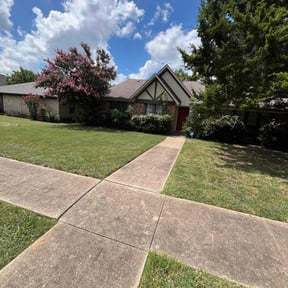 landscape maintenance by Todd&#039;s Lawn Care reviewed on November 26, 2025