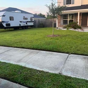 turf maintenance by Heavenly Landscapes reviewed on August 21, 2025