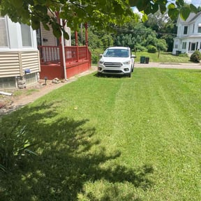 landscape maintenance by ShiftChange LLC Lawn Service reviewed on August 19, 2025