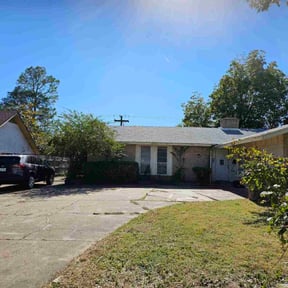 Bush Trimming by Fletcher&#039;s services reviewed on October 20, 2025