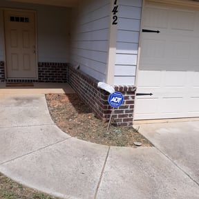 Flower Bed Weeding by Andrew James Property Maintenance reviewed on August 17, 2025