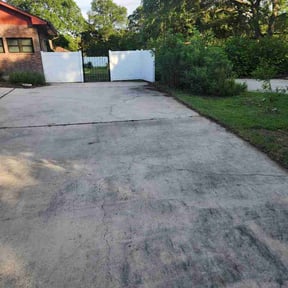 Bush Trimming by jng landscaping llc reviewed on May 23, 2026