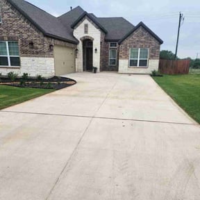 landscaping by Fla Lawn Pros LLC reviewed on August 20, 2025