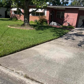 yard service by Dorman property services reviewed on April 17, 2023