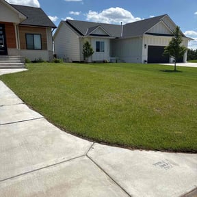 yard work by BiG Lawn Service reviewed on August 20, 2025