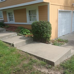 Bush Trimming by Lawnkats lawn care llc reviewed on August 18, 2025