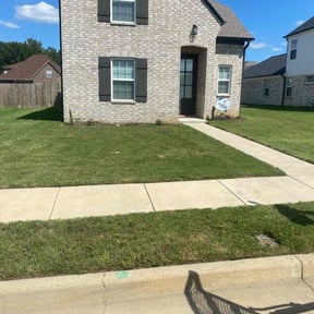 lawn maintenance by Chicago Lawn Care & Snow Removal reviewed on September 13, 2023
