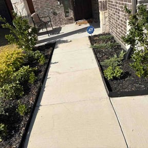 Flower Bed Weeding by Green Team Landscape Maintenance reviewed on August 25, 2026