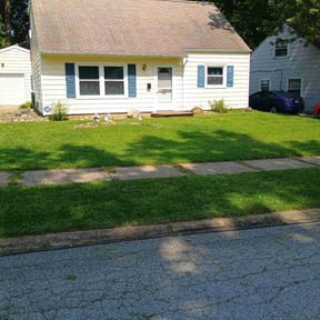 residential landscaping by Re Image lawn care reviewed on August 16, 2025