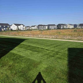 lawn maintenance by Burton's Landscaping reviewed on July 31, 2024