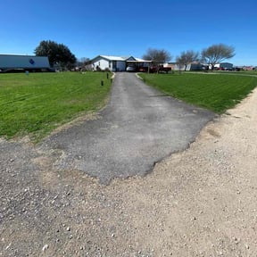 landscape maintenance by Peninsula services reviewed on August 20, 2025
