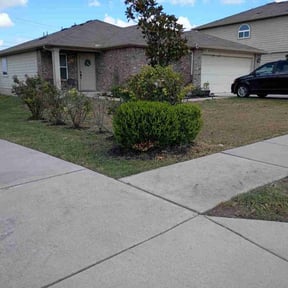 Weeding by K.I.S.S. lawn care reviewed on April 28, 2025