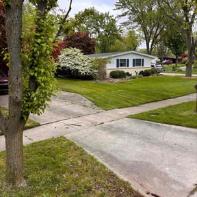 lawn care by AR Fresh Cuts Llc reviewed on July 15, 2025
