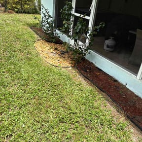 Flower Bed Weeding by Second Glance Landscaping LLC reviewed on October 23, 2025