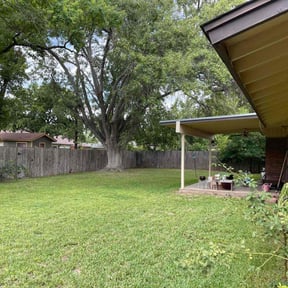 yard maintenance by Grass Godz reviewed on August 20, 2025