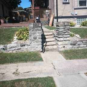 Flower Bed Weeding by Royal Heritage Pressure Washing reviewed on October 22, 2025