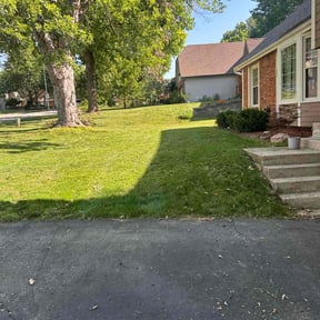 residential landscaping by Top Lawn Care KC reviewed on November 23, 2025