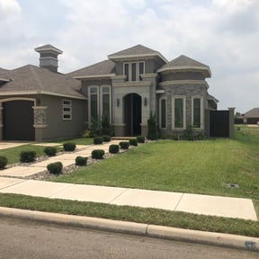 Bush Trimming by One On One Lawn Cuts reviewed on August 20, 2025