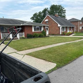 landscaping services by Knowledgeable Lawn Care reviewed on August 19, 2025