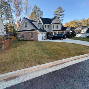 Leaf Removal by Jay-Lyns LLC reviewed on September 29, 2025