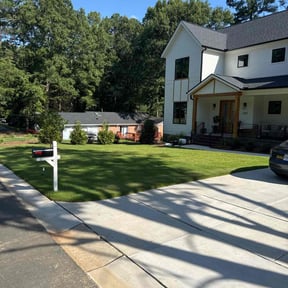 residential landscaping by St Pete Land and Lawn reviewed on November 27, 2025