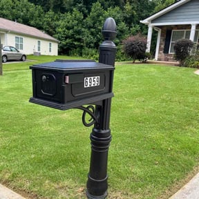landscaping services by Jennifers Clean Outdoors reviewed on August 20, 2025