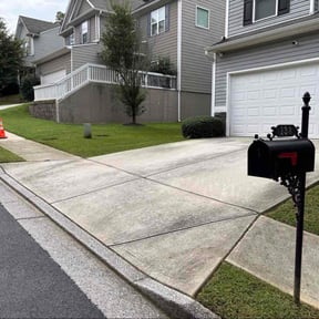 Bush Trimming by Clean Cut Lawn Service reviewed on November 24, 2025