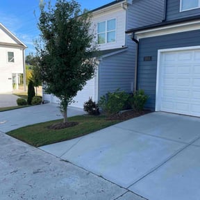 lawn care services by Cutting cowboys reviewed on July 12, 2025