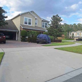 lawn service by United Hands Royalty Lawn Care reviewed on May 3, 2024