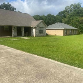 turf care by DTE Maintenance Llc reviewed on April 28, 2024