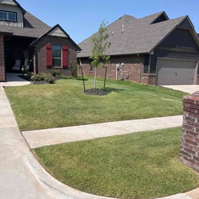 lawn service by Mobile Lawns reviewed on October 15, 2023