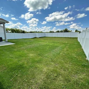 lawn maintenance by Tennessee Turf reviewed on May 14, 2025