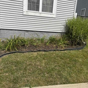 Flower Bed Weeding by Cardinal Green Landscaping, LLC reviewed on November 4, 2025