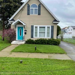 yard care by Wallace The Lawn Guy reviewed on August 17, 2025