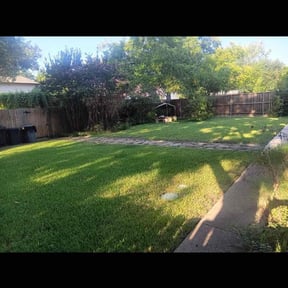 residential landscaping by Emerald Green Property Management LLC reviewed on December 11, 2025