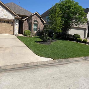 lawn maintenance by Cornerstone Properties and Rentals reviewed on September 18, 2023
