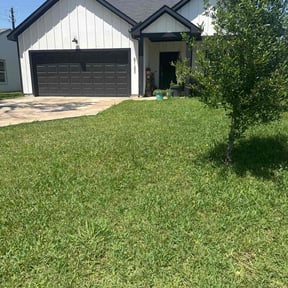 yard maintenance by Smith Solves Situations LLC reviewed on August 15, 2025