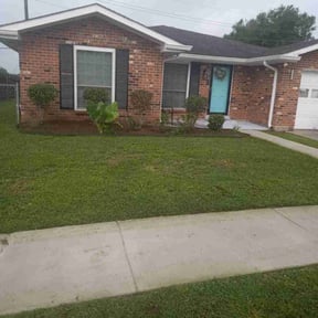 Bush Trimming by Byers Lawn reviewed on August 20, 2025