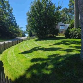 lawn service by Transit LLC reviewed on August 20, 2025