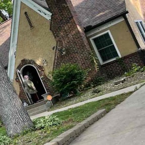 Bush Trimming by Clean Em Up Lawn Care reviewed on August 20, 2025