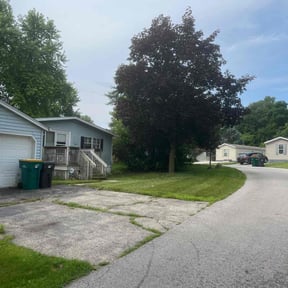 lawn care by Special Touch Landscaping reviewed on November 9, 2017