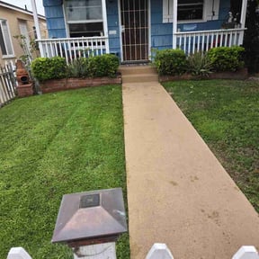 yard work by Noel landscaping reviewed on August 15, 2025