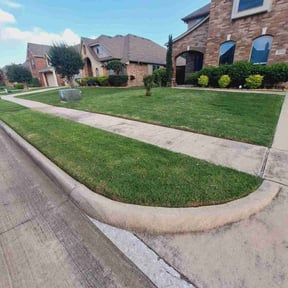 landscaping by Freeman Yardworks reviewed on August 17, 2025