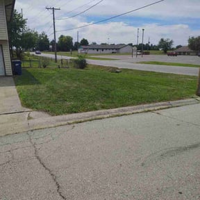 lawn care services by VanderWaarden Lawn Services LLC reviewed on October 5, 2021