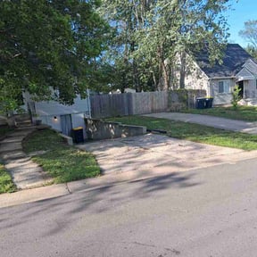 Leaf Removal by Blessed Family LLC reviewed on April 22, 2026